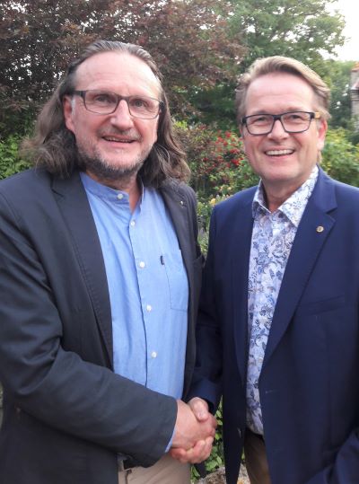 Amtsübergabe: Past-Präsident mit dem Präsidenten 2021/22